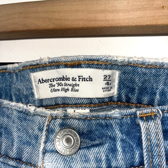 A&F Curve Love The 90’s Straight Ultra High Rise Blue Jeans Size 27/4s - Picture 4 of 10